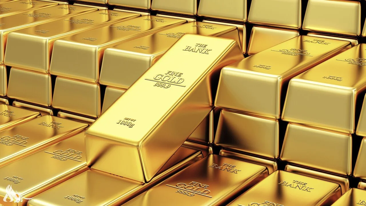 أسعار الذهب تصعد عالمياً بالتزامن مع تراجع قيمة الدولار وسط ترقب الأسواق